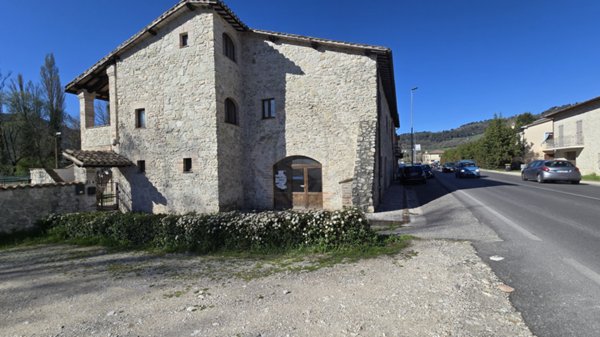 locale commerciale in vendita ad Arrone in zona Casteldilago