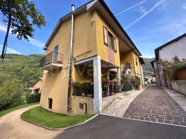 casa indipendente in vendita ad Arrone in zona Vallecupa