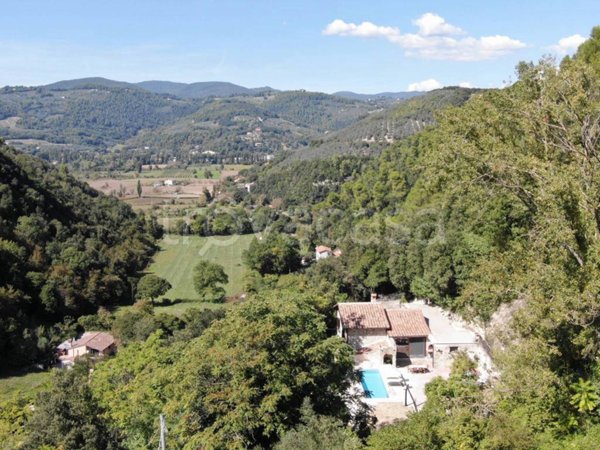 casa indipendente in vendita ad Arrone