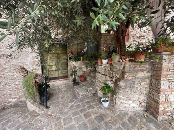 appartamento in vendita ad Arrone