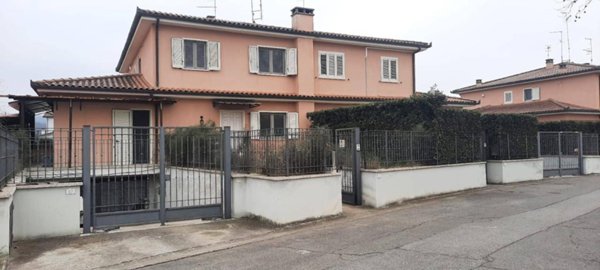 casa indipendente in vendita ad Attigliano