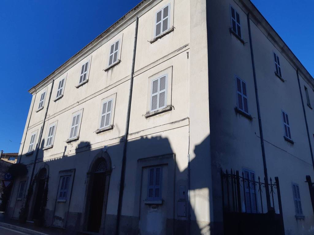 intera palazzina in vendita ad Attigliano