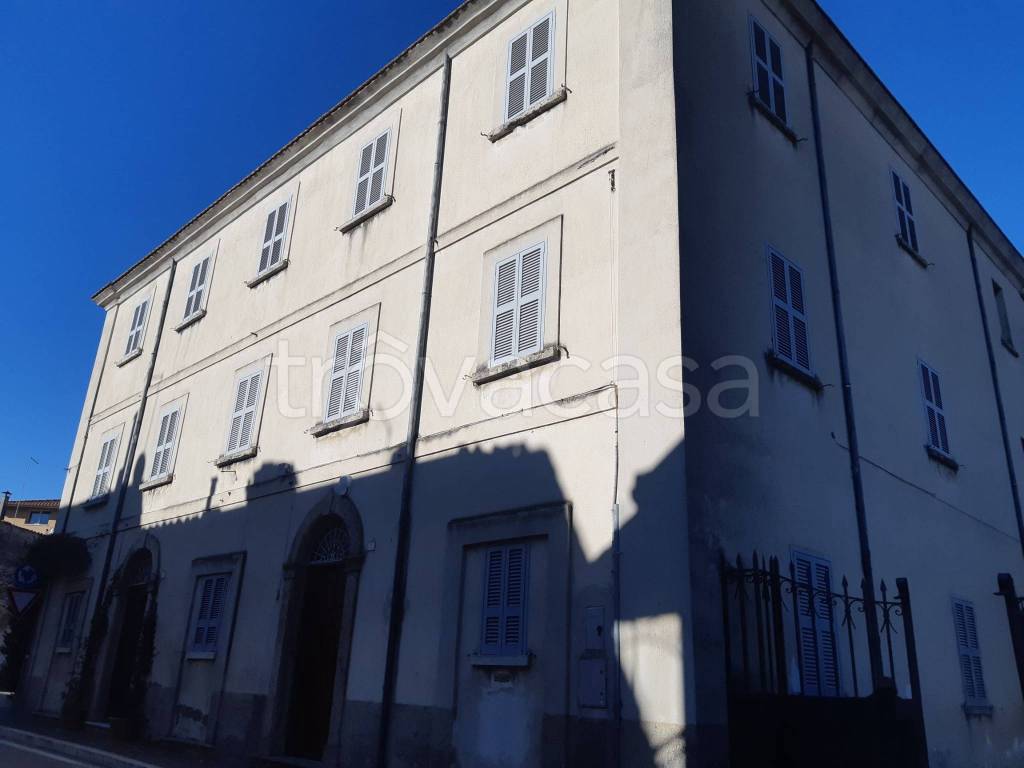 locale di sgombero in vendita ad Attigliano
