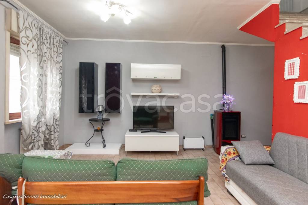 casa indipendente in vendita ad Attigliano