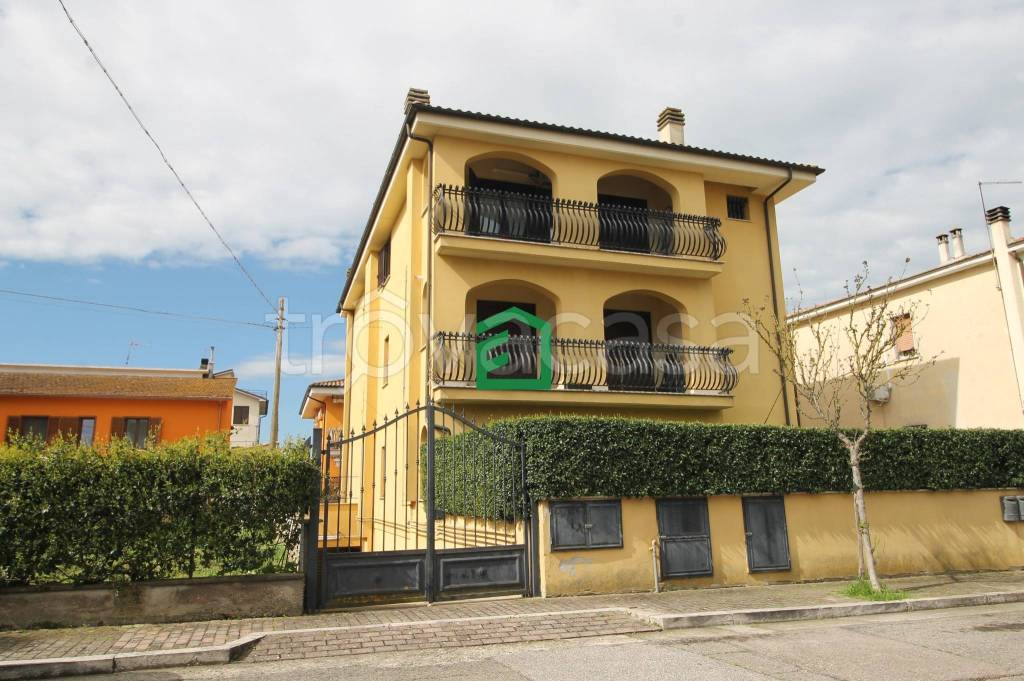 appartamento in vendita ad Attigliano in zona Madonna delle Grazie