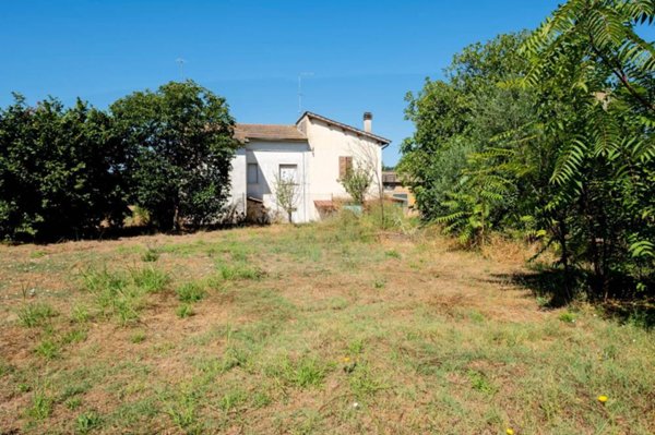 terreno edificabile in vendita ad Attigliano