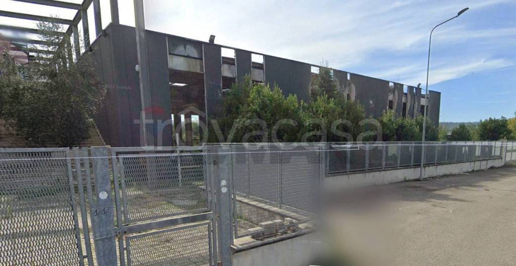 locale commerciale in vendita ad Attigliano