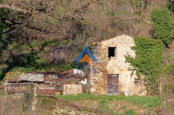 casa indipendente in vendita ad Attigliano
