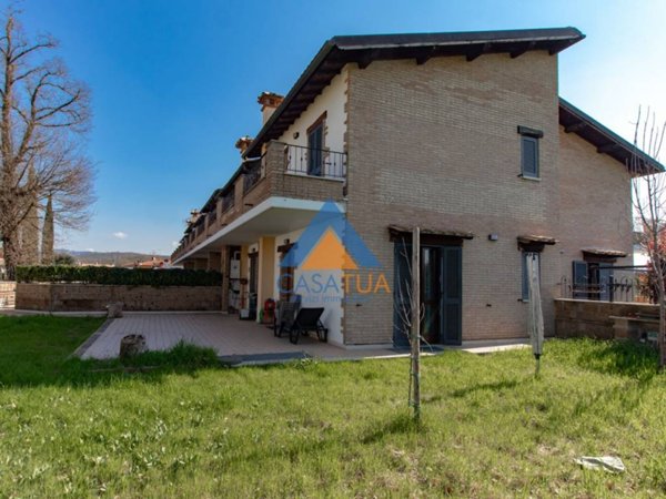 casa indipendente in vendita ad Attigliano