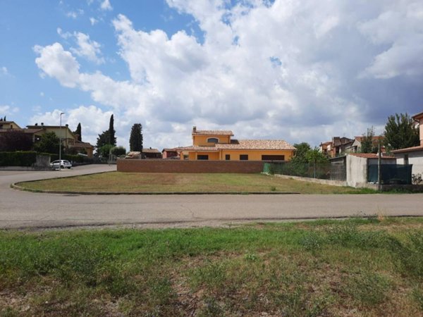 terreno edificabile in vendita ad Attigliano