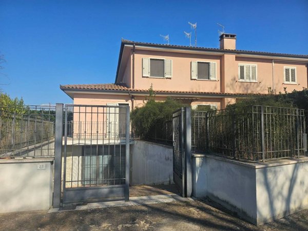 casa indipendente in vendita ad Attigliano
