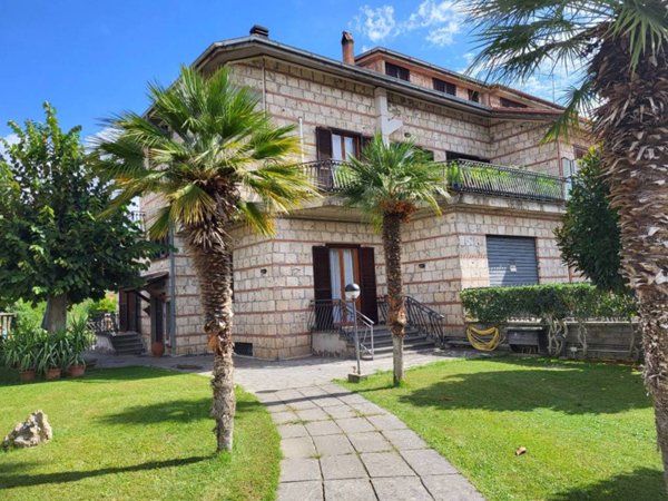 casa indipendente in vendita ad Attigliano in zona Madonna delle Grazie