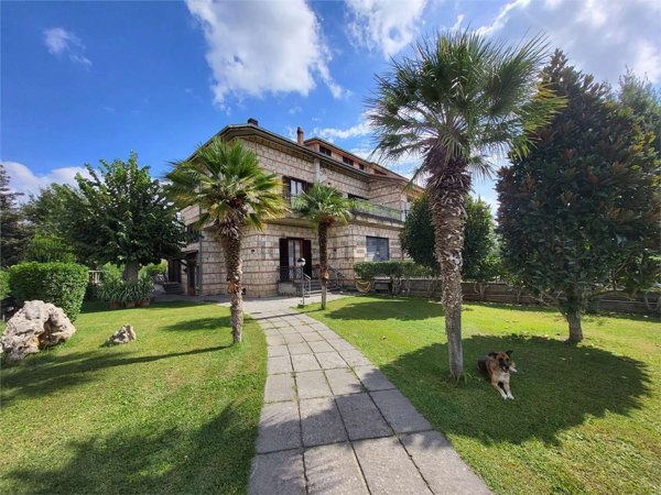 casa indipendente in vendita ad Attigliano in zona Madonna delle Grazie