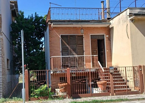 casa indipendente in vendita ad Attigliano in zona Madonna delle Grazie