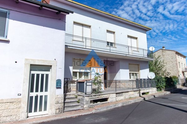 casa indipendente in vendita ad Attigliano in zona Madonna delle Grazie