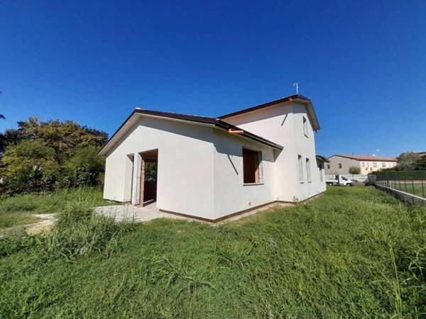 casa indipendente in vendita ad Attigliano in zona Madonna delle Grazie
