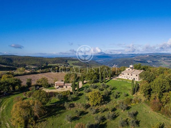 casa indipendente in vendita a Baschi