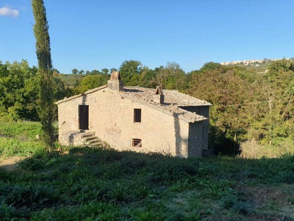casa indipendente in vendita a Baschi