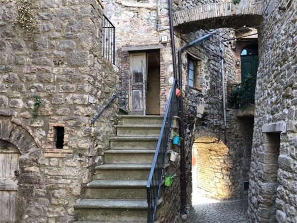 appartamento in vendita a Baschi