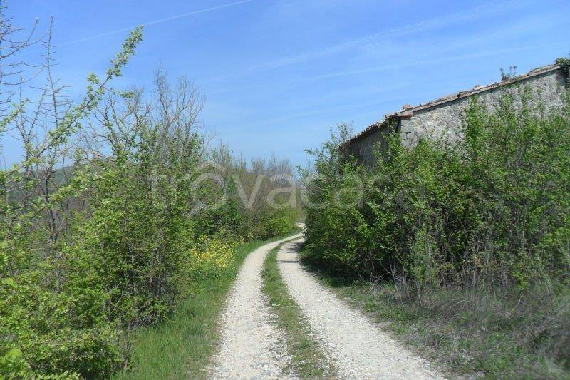 casa indipendente in vendita a Baschi