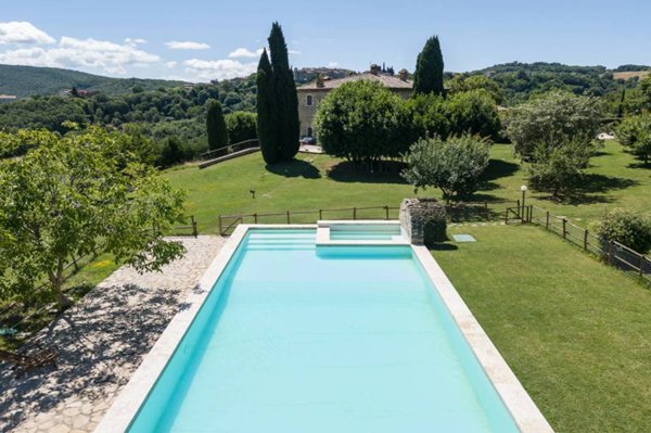 casa indipendente in vendita a Baschi