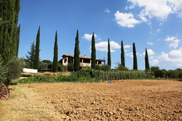 casa indipendente in vendita a Baschi