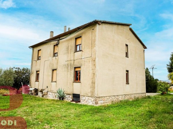 appartamento in vendita a Baschi