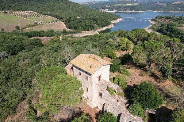casa indipendente in vendita a Baschi