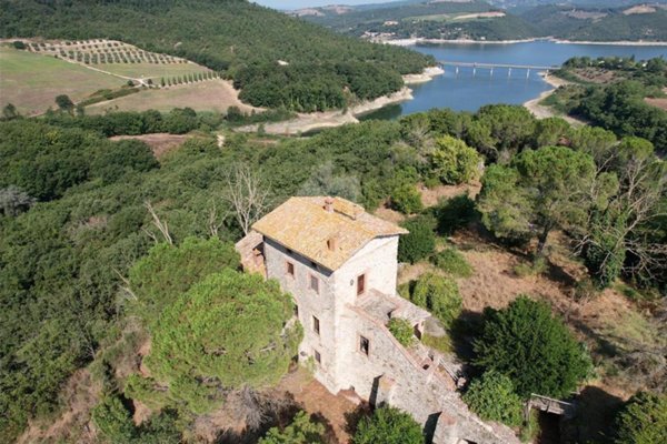 casa indipendente in vendita a Baschi