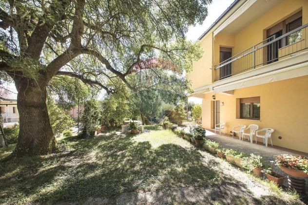 casa indipendente in vendita a Baschi