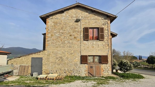 casa indipendente in vendita a Baschi