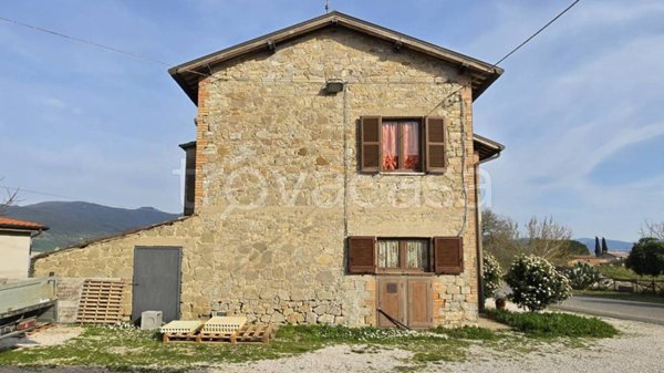 casale in vendita a Baschi