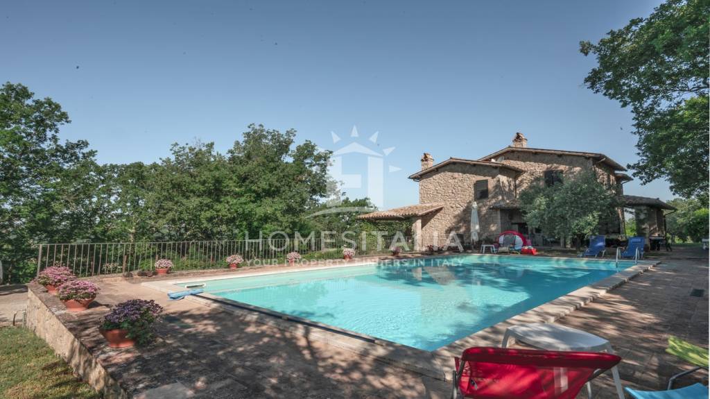 casa indipendente in vendita a Baschi