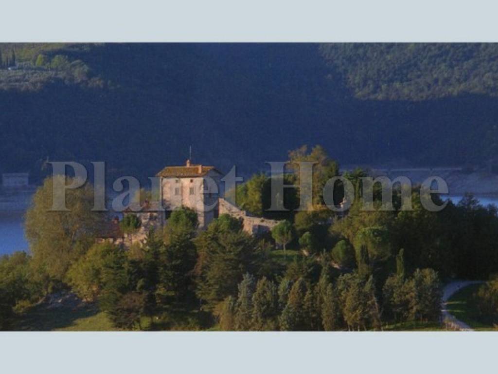 casa indipendente in vendita a Baschi