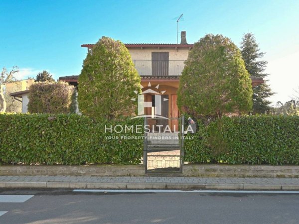 casa indipendente in vendita a Baschi