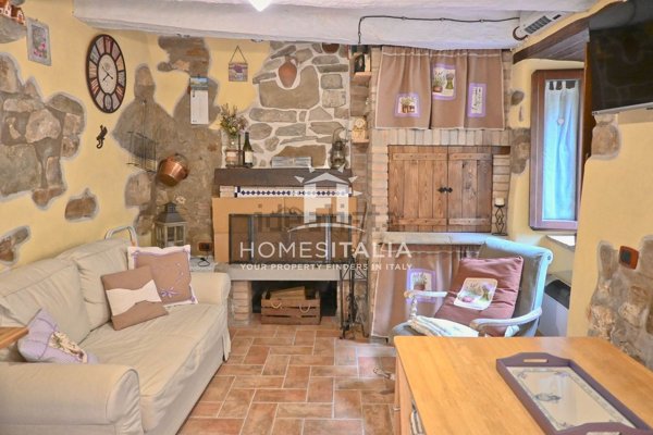 appartamento in vendita a Baschi