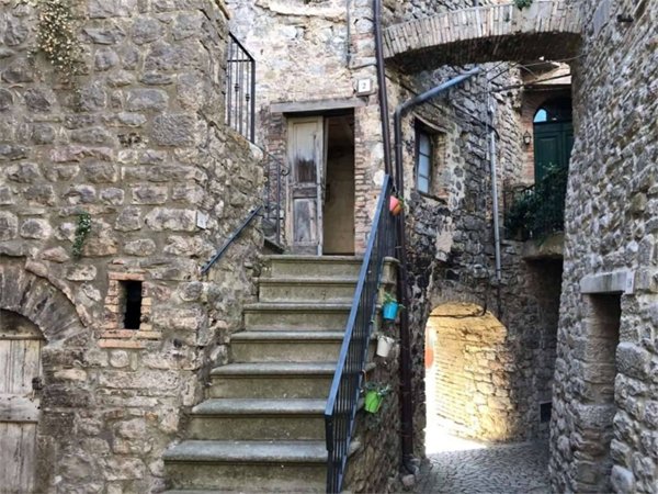 appartamento in vendita a Baschi