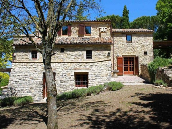 casa indipendente in vendita a Baschi