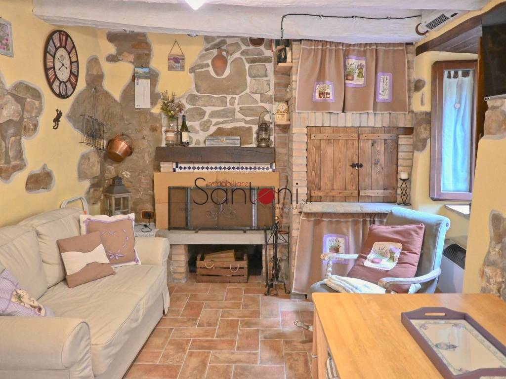appartamento in vendita a Baschi