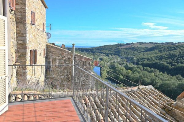 casa indipendente in vendita a Baschi