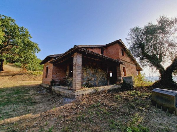 casale in vendita a Baschi