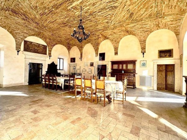 casa indipendente in vendita a Baschi