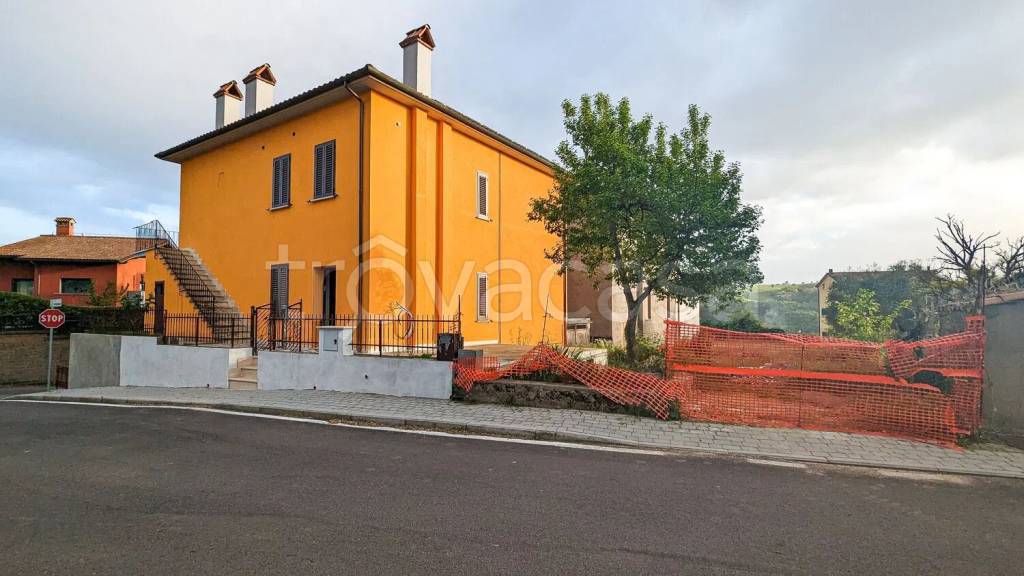 appartamento in vendita a Baschi