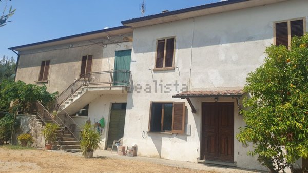 casale in vendita a Baschi