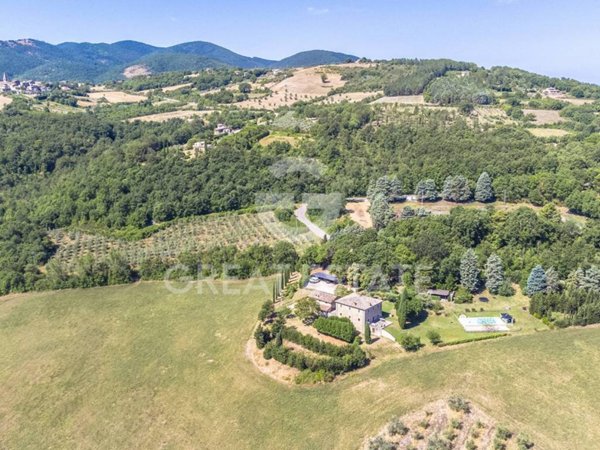 casa indipendente in vendita a Baschi