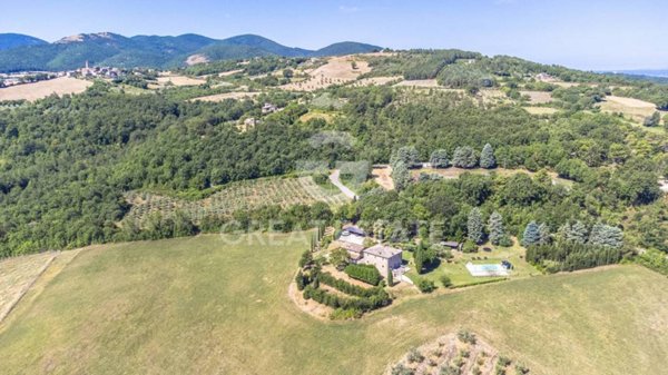 casa indipendente in vendita a Baschi