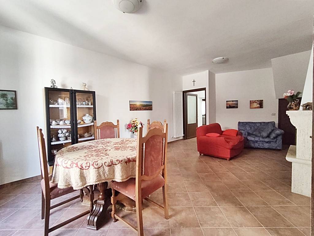 casa indipendente in vendita a Baschi