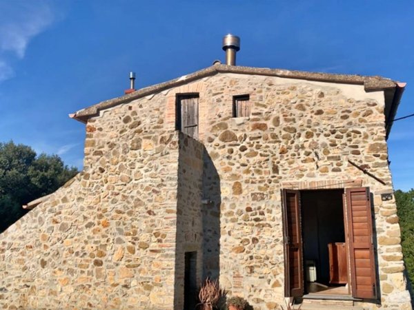 casa indipendente in vendita a Baschi