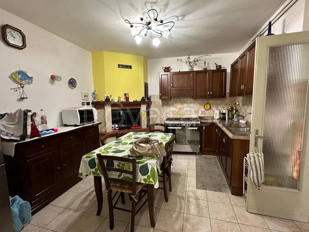 appartamento in vendita a Baschi