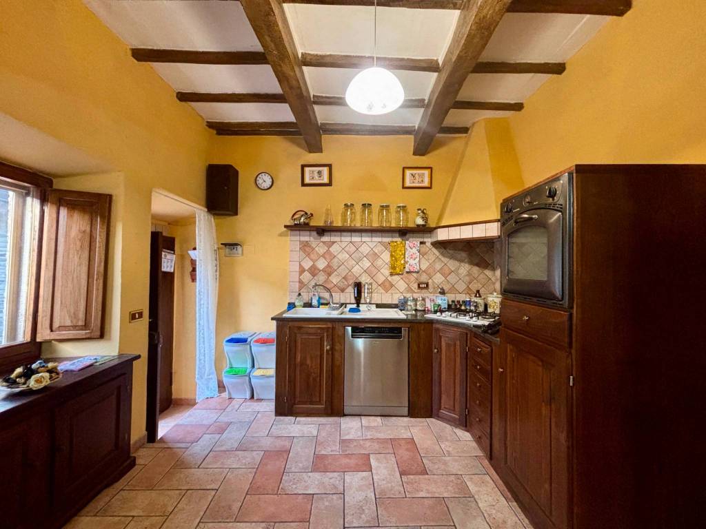 appartamento in vendita a Baschi